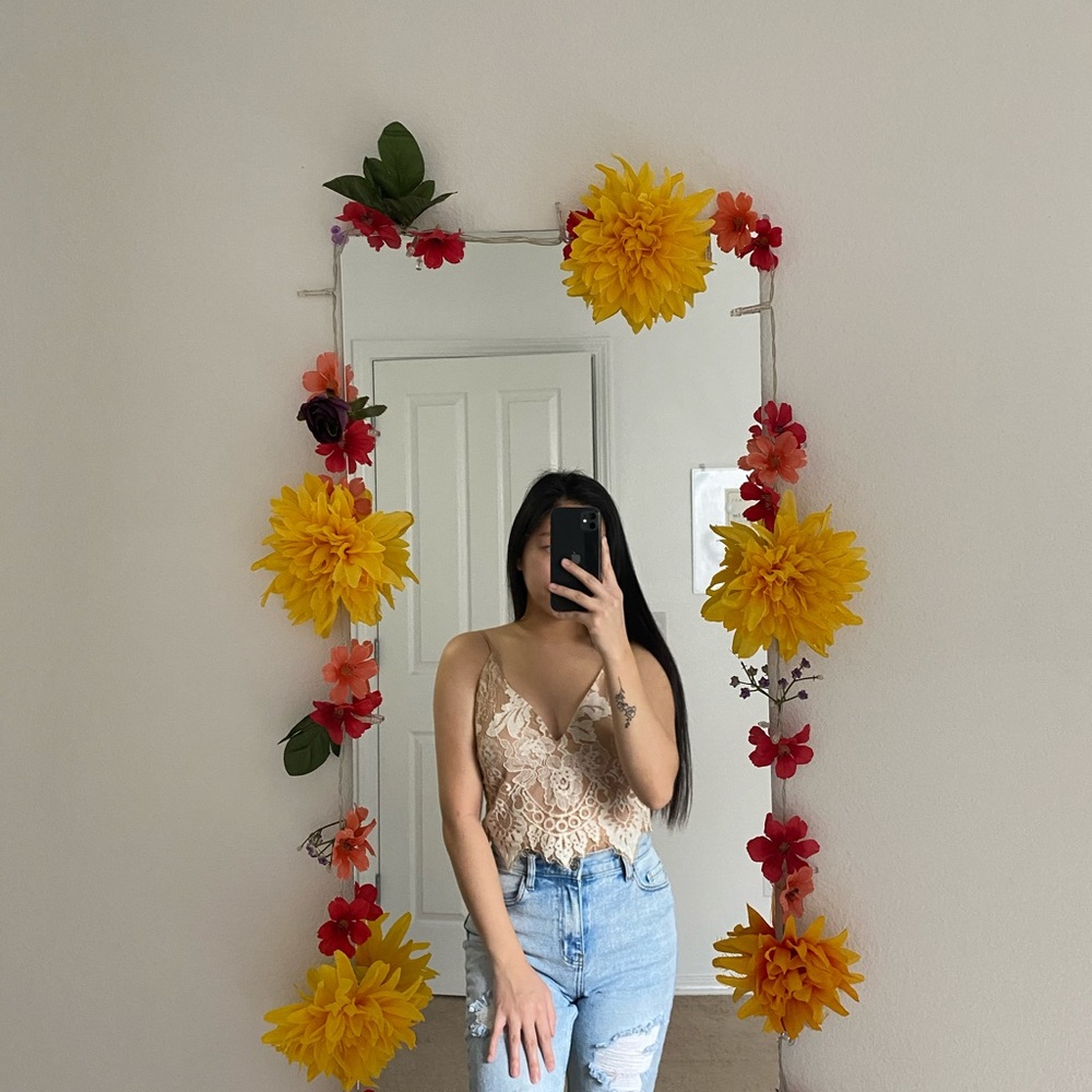 Windsor cute nude laced tank